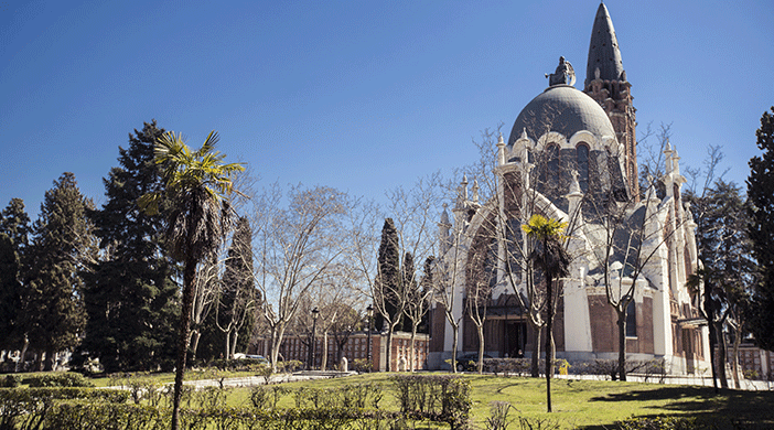Cementerio Almudena capilla jardín - Servicios funerarios EMSFCM Madrid
