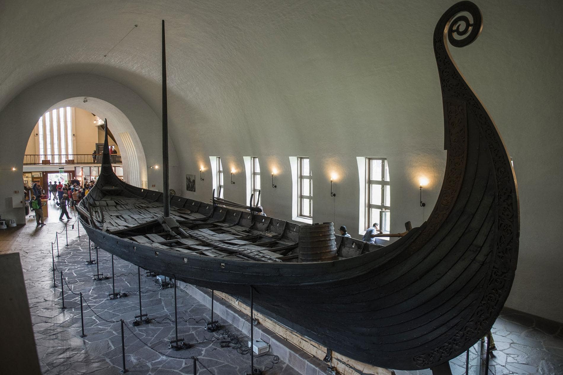 Hallan un enorme barco funerario vikingo en Noruega