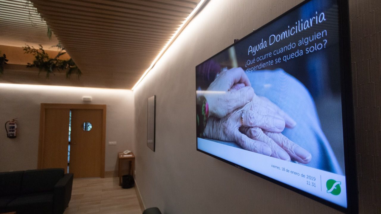 Homenajes audiovisuales en las salas del Tanatorio Sur, la última apuesta de la Funeraria Municipal