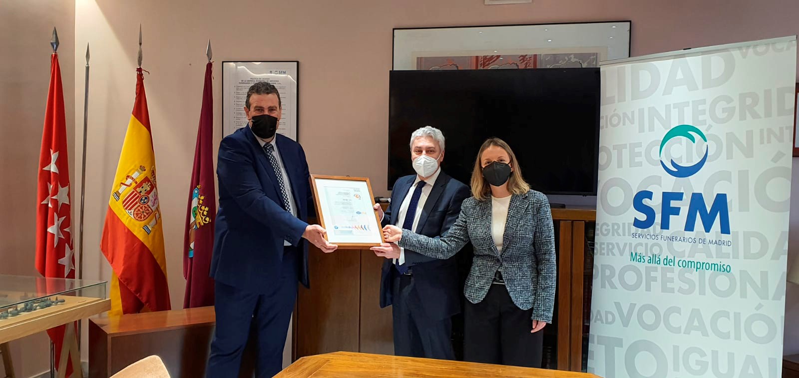 Entrega certificado de calidad cementerios y crematorios SFM